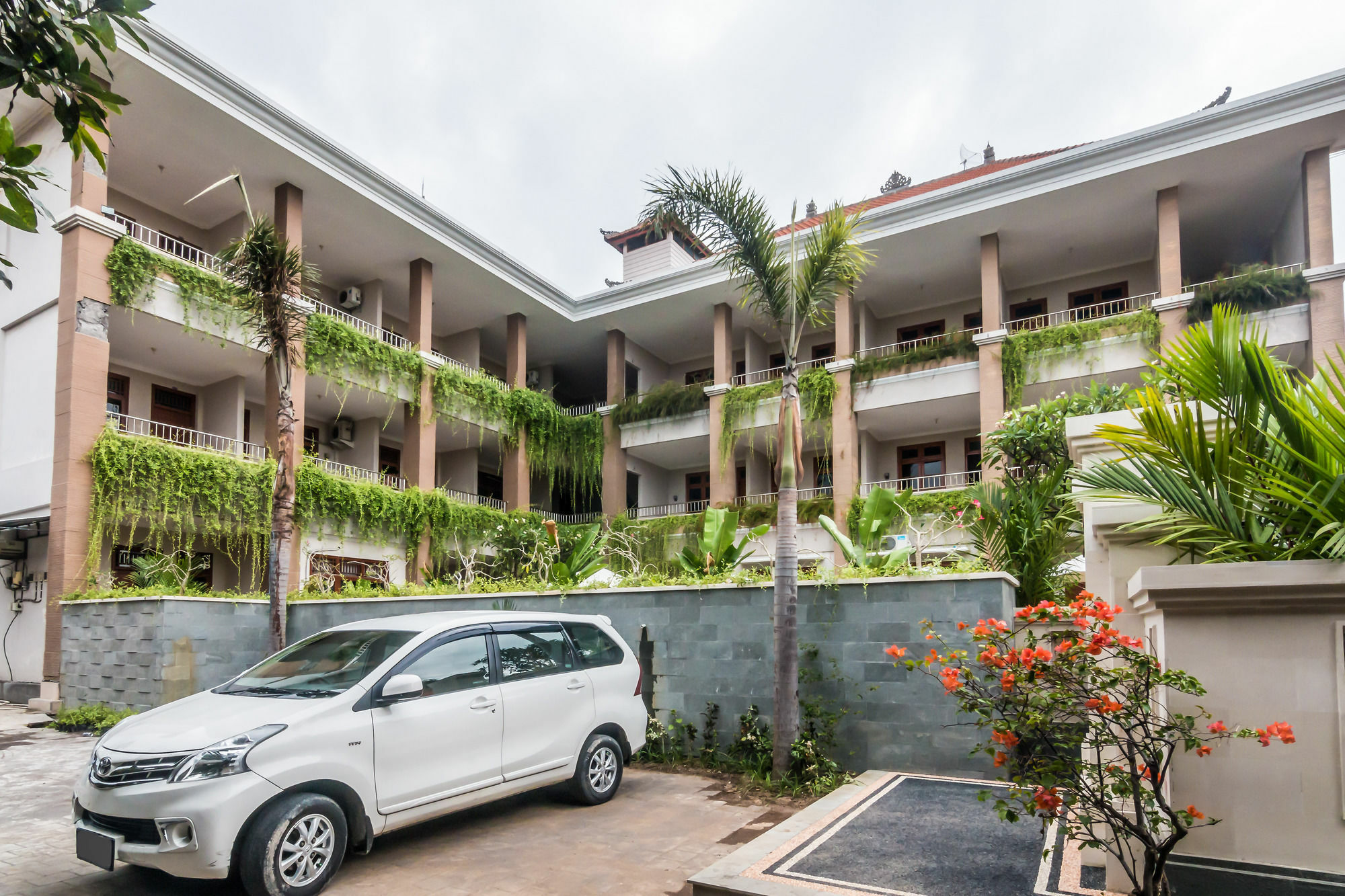 Zen Rooms Basic Kuta Kubu Anyar Exterior photo